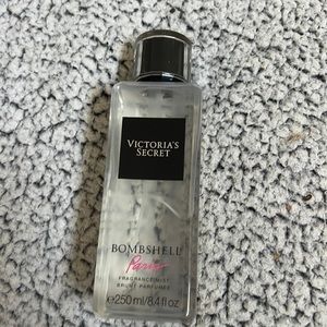 Victoria’s Secret Bombshell Paris fragrance mist